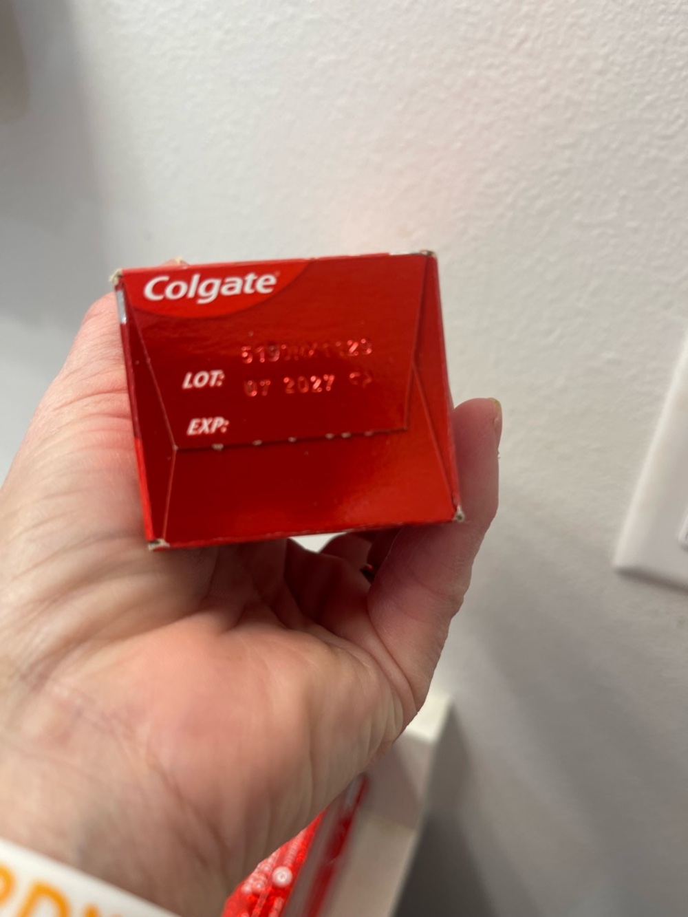 4 Colgate Optic White Toothpaste bundle assorted. - Picture 2 of 5